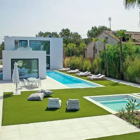 Villa Contemporary Near Sitges Hills *